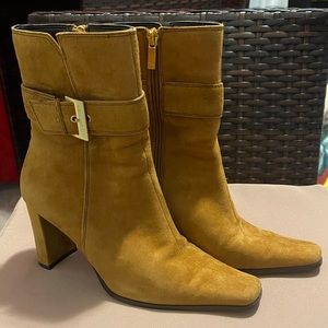 🌸🌷🌼 Anne Klein Leather Ankle Boots with 3” heels